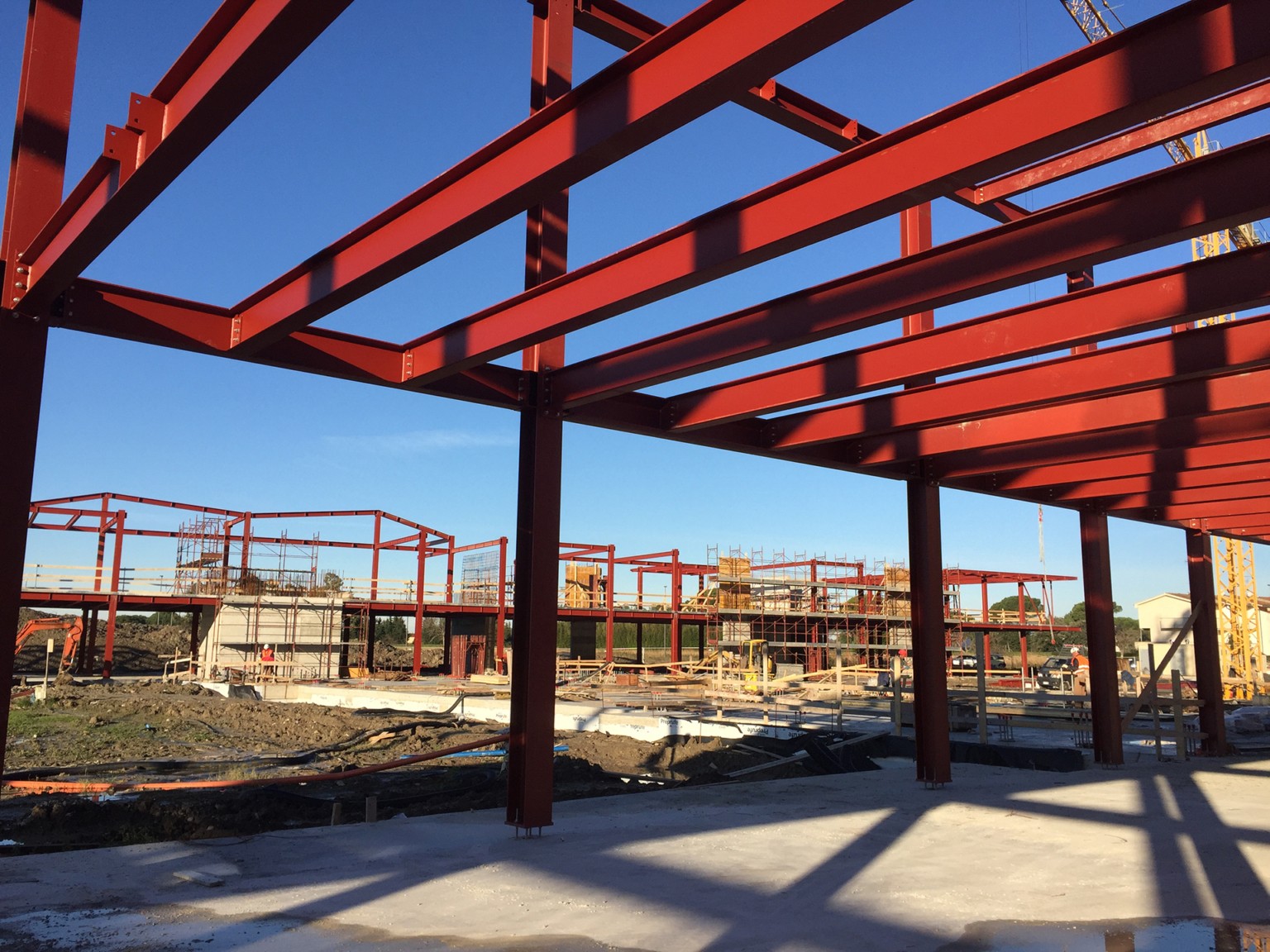 san giuliano terme health centre - metal construction - red metal construction